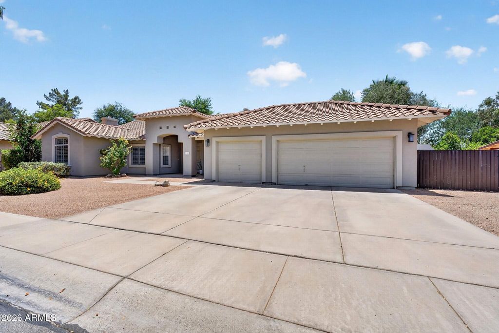902 N OXFORD Lane, Chandler, AZ 85225