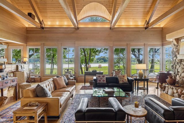 2465 French Lake Road, Wayzata, MN 55391