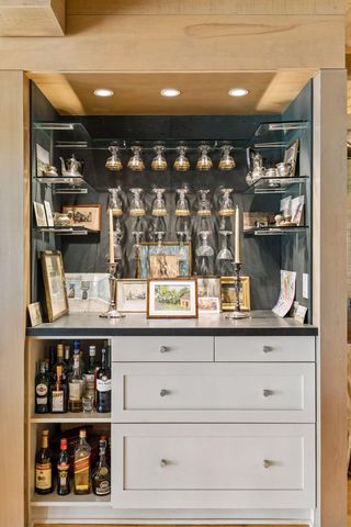 2465 French Lake Road, Wayzata, MN 55391