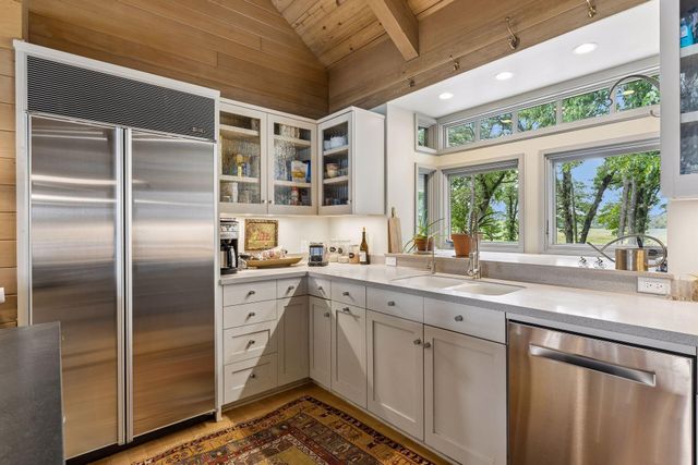 2465 French Lake Road, Wayzata, MN 55391