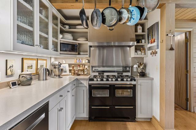 2465 French Lake Road, Wayzata, MN 55391