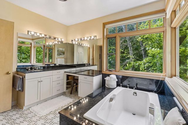 2465 French Lake Road, Wayzata, MN 55391