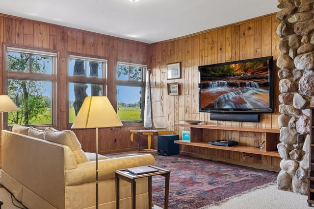 2465 French Lake Road, Wayzata, MN 55391