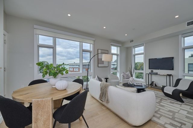 471 Somerville Ave 4, Somerville, MA 02143