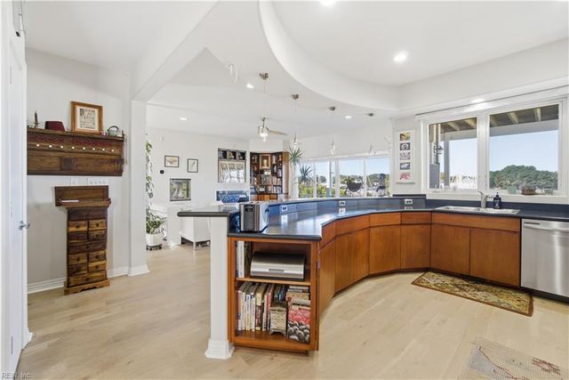 22 Channel LN, Hampton, VA 23664