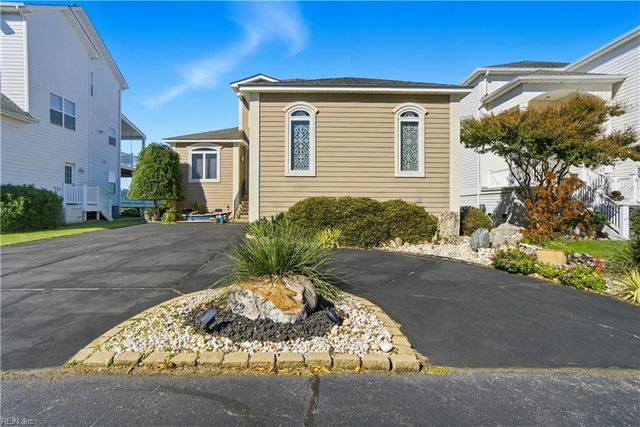 22 Channel LN, Hampton, VA 23664