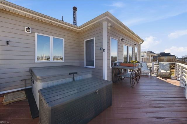 22 Channel LN, Hampton, VA 23664