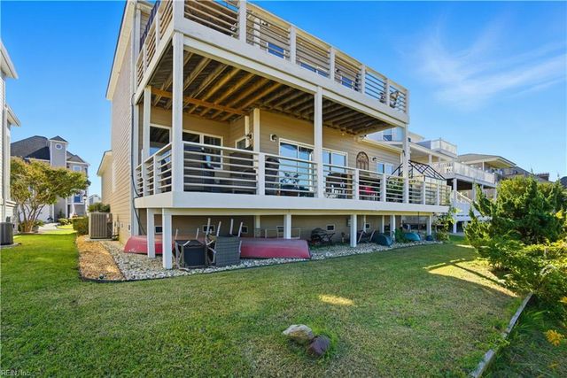 22 Channel LN, Hampton, VA 23664