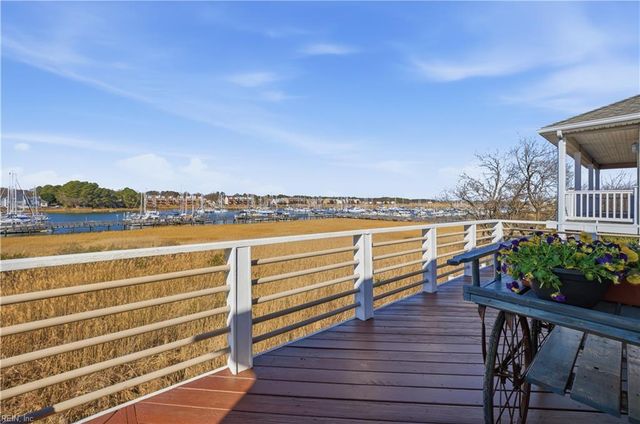 22 Channel LN, Hampton, VA 23664