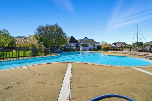 22 Channel LN, Hampton, VA 23664