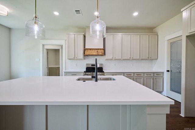 10581 W Miller Sardis Road, Bauxite, AR 72011