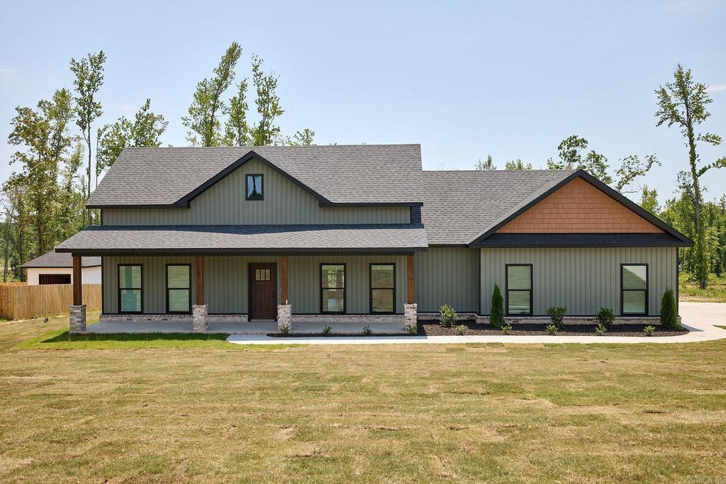 10581 W Miller Sardis Road, Bauxite, AR 72011