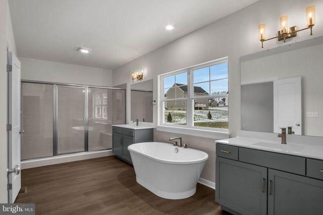 309 DEERFIELD LN, Carlisle, PA 17015