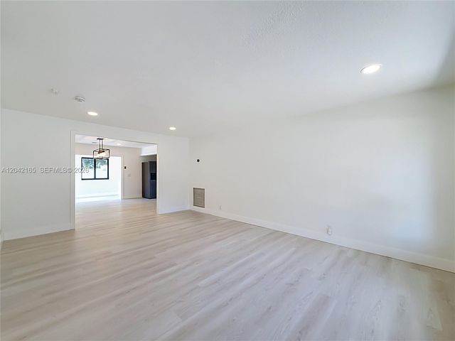 3392 NW 63rd St, Fort Lauderdale, FL 33309