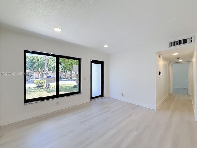 3392 NW 63rd St, Fort Lauderdale, FL 33309