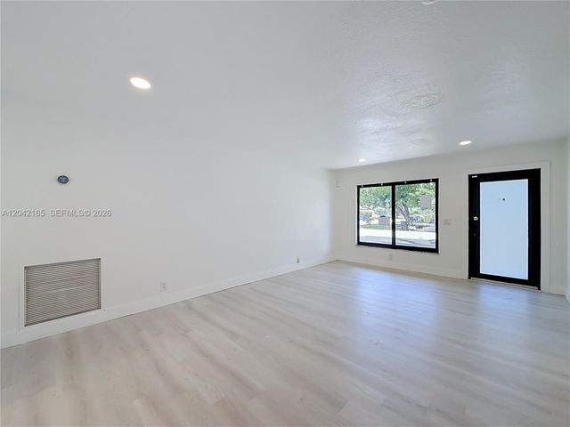 3392 NW 63rd St, Fort Lauderdale, FL 33309