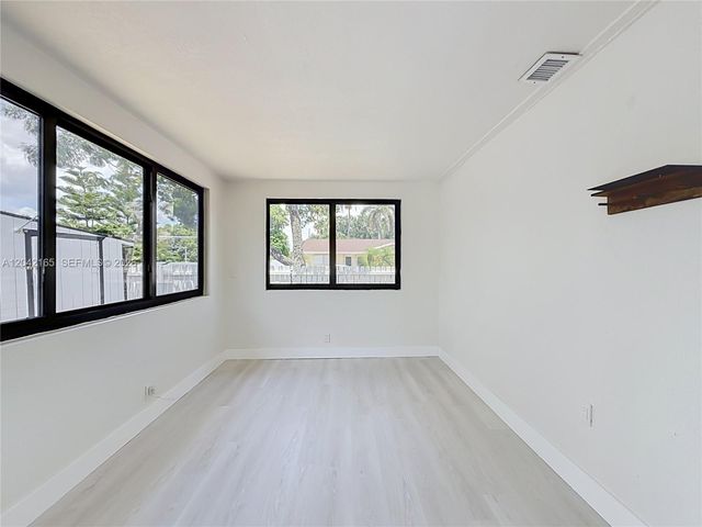 3392 NW 63rd St, Fort Lauderdale, FL 33309