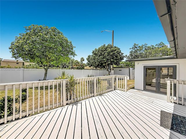 3392 NW 63rd St, Fort Lauderdale, FL 33309