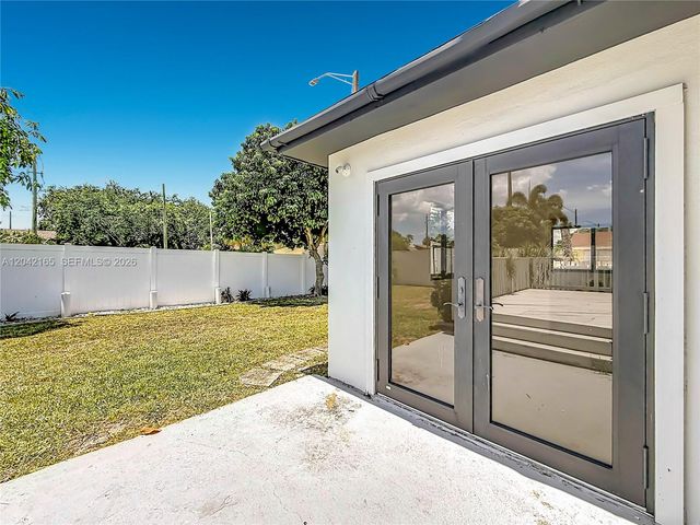 3392 NW 63rd St, Fort Lauderdale, FL 33309