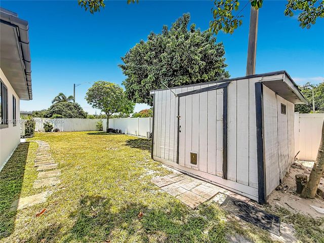 3392 NW 63rd St, Fort Lauderdale, FL 33309