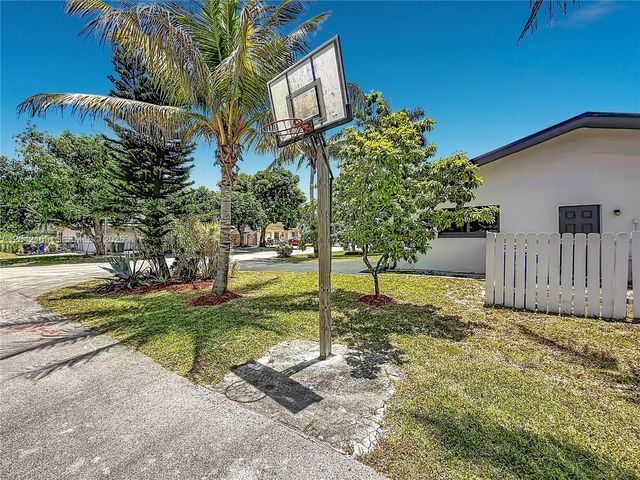 3392 NW 63rd St, Fort Lauderdale, FL 33309