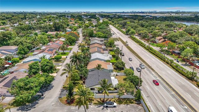 3392 NW 63rd St, Fort Lauderdale, FL 33309