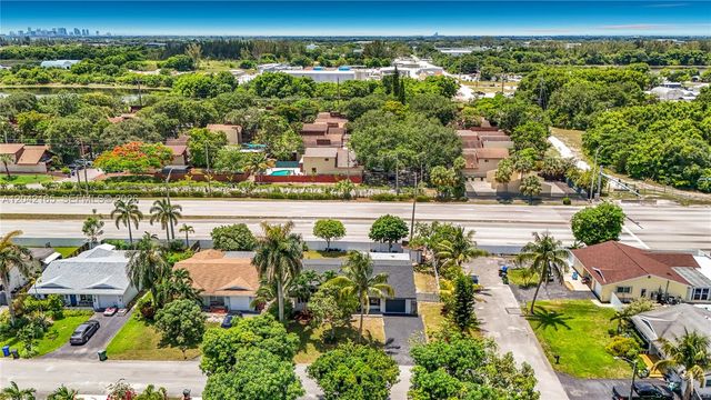 3392 NW 63rd St, Fort Lauderdale, FL 33309