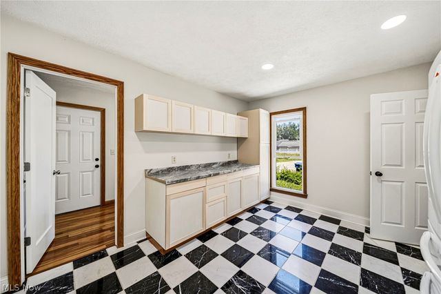 160 W Jackson Street, Painesville, OH 44077