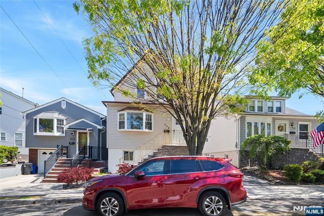 774 8th Street, Secaucus, NJ 07094