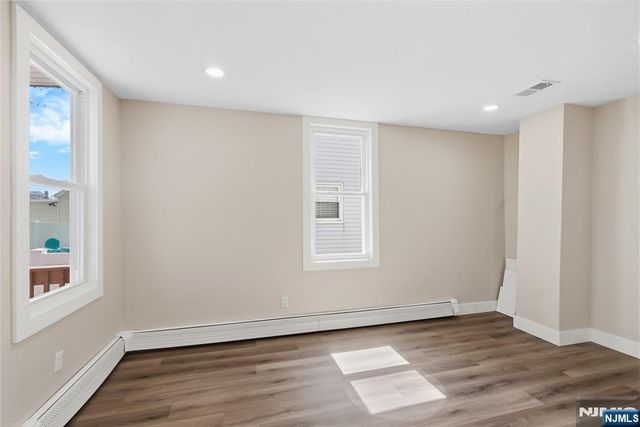 774 8th Street, Secaucus, NJ 07094
