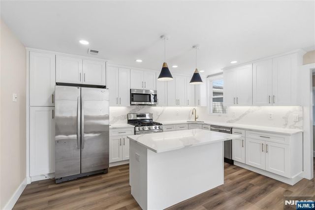 774 8th Street, Secaucus, NJ 07094