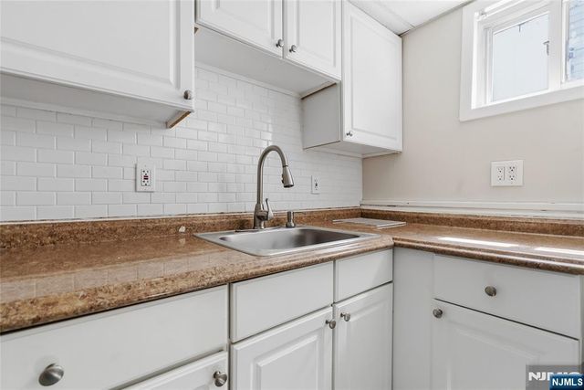 774 8th Street, Secaucus, NJ 07094