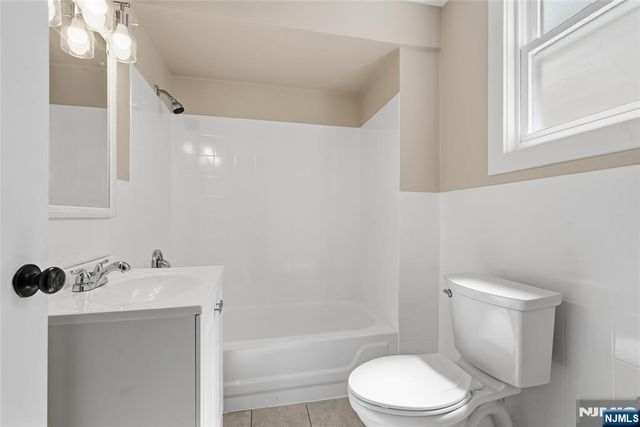 774 8th Street, Secaucus, NJ 07094