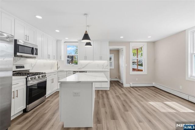 774 8th Street, Secaucus, NJ 07094