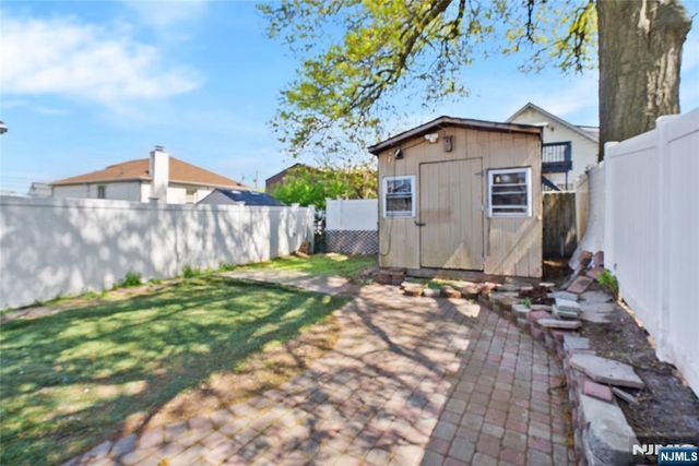 774 8th Street, Secaucus, NJ 07094