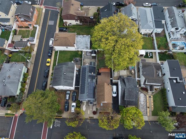 774 8th Street, Secaucus, NJ 07094