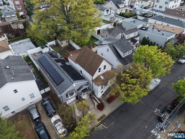 774 8th Street, Secaucus, NJ 07094