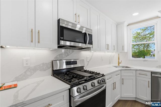 774 8th Street, Secaucus, NJ 07094