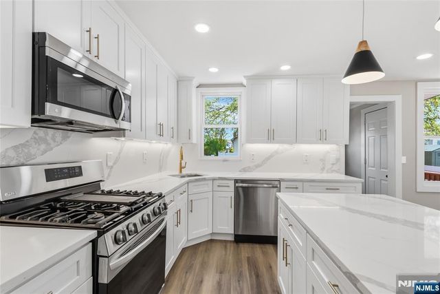 774 8th Street, Secaucus, NJ 07094