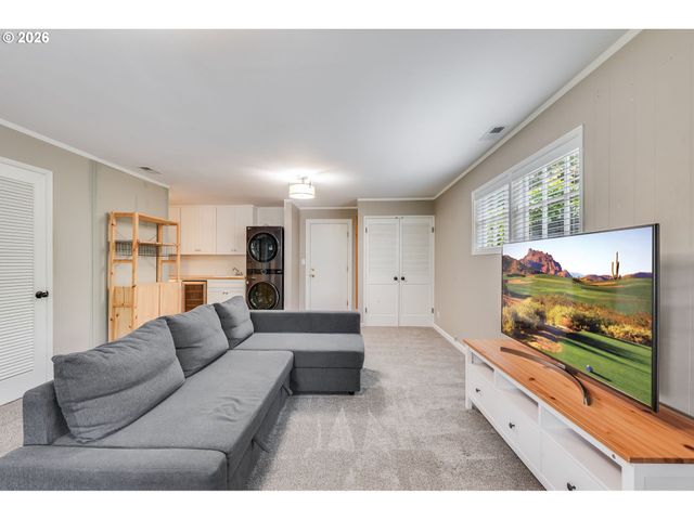 4815 Sw 38TH Pl, Portland, OR 97221