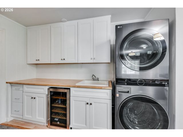 4815 Sw 38TH Pl, Portland, OR 97221