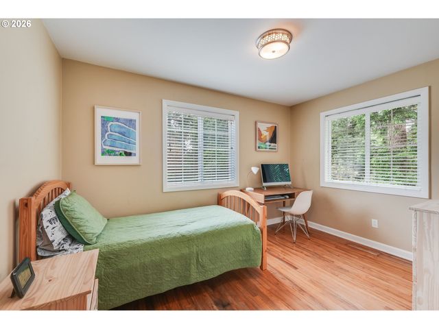 4815 Sw 38TH Pl, Portland, OR 97221