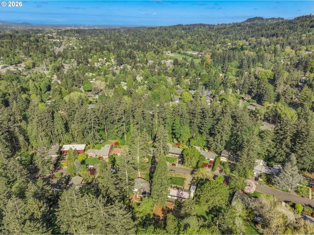 4815 Sw 38TH Pl, Portland, OR 97221