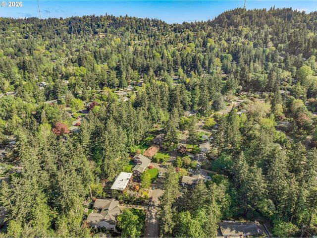 4815 Sw 38TH Pl, Portland, OR 97221