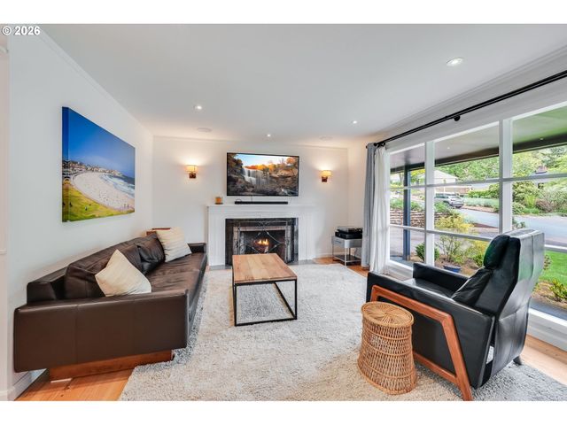 4815 Sw 38TH Pl, Portland, OR 97221