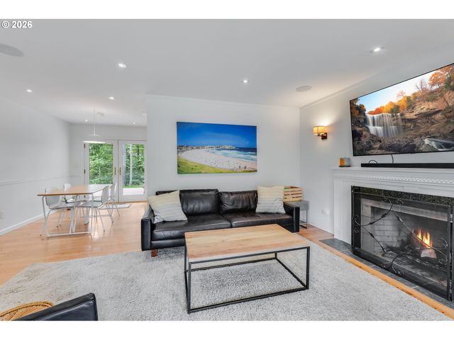 4815 Sw 38TH Pl, Portland, OR 97221