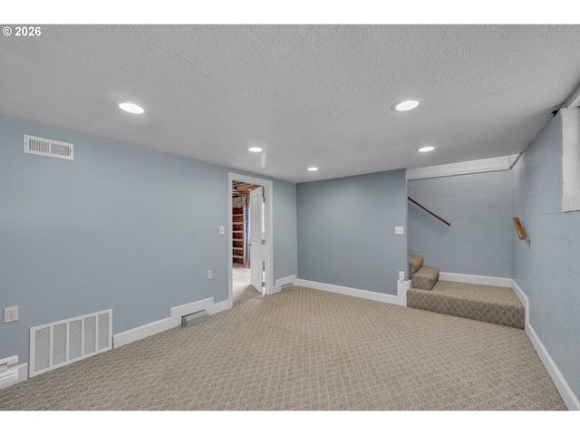 12356 MONITOR MCKEE Rd, Woodburn, OR 97071