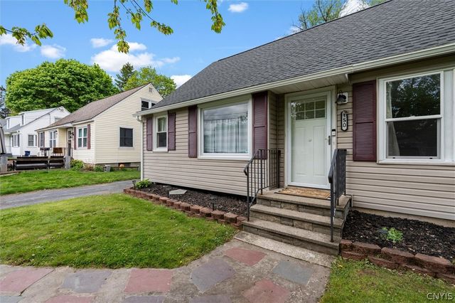 150 Crystal Drive, Clay, NY 13212