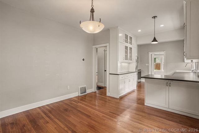 1832 E 16th Place, Tulsa, OK 74104