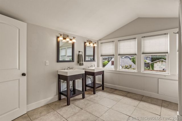 1832 E 16th Place, Tulsa, OK 74104